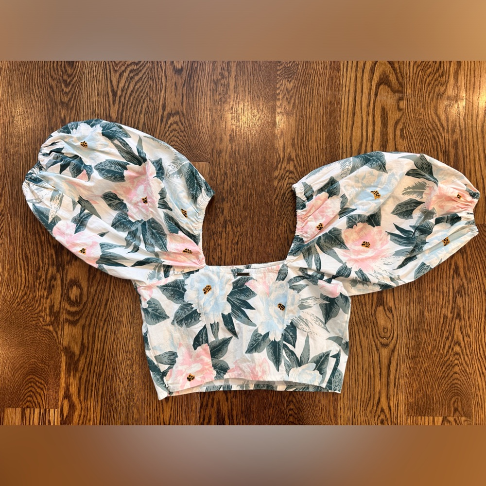 Billabong Pink and Green Puff Sleeve Crop Blouse - Picture 4 of 4